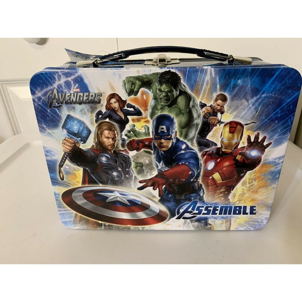 New MARVEL AVENGERS EMBOSSED METAL‎ LUNCH BOX CAP THOR IRON MAN WIDOW NWT